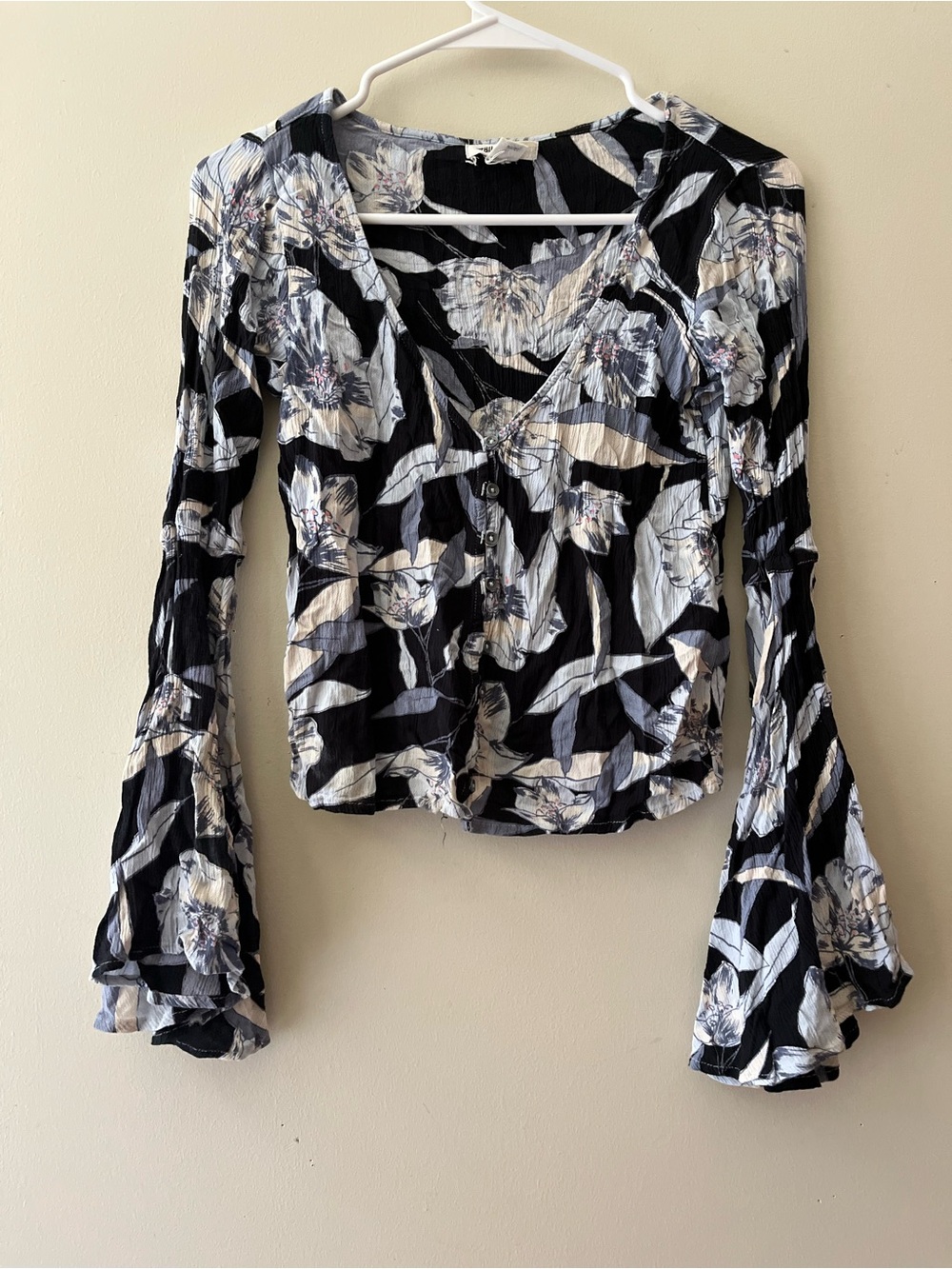 Billabong Black and blue floral V-Neck Bell Sleeve Top with buttons size small